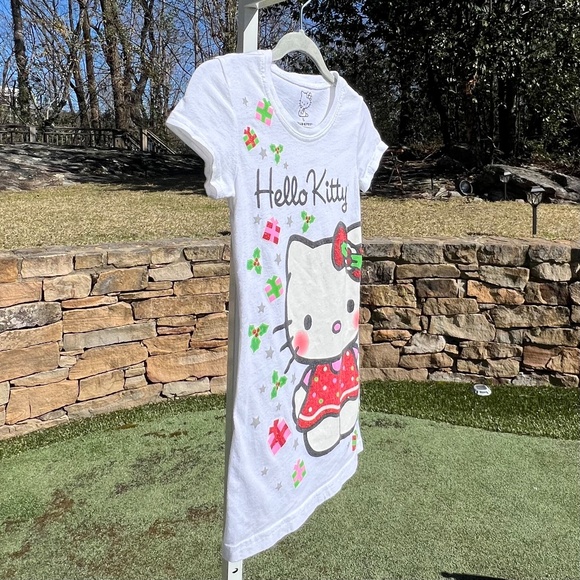 Hello Kitty Girls Christmas Short Sleeve Tee - Picture 6 of 14